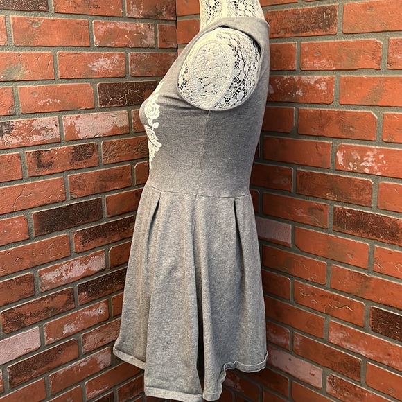 H&M's Divided Skull and roses dress - Picture 4 of 7